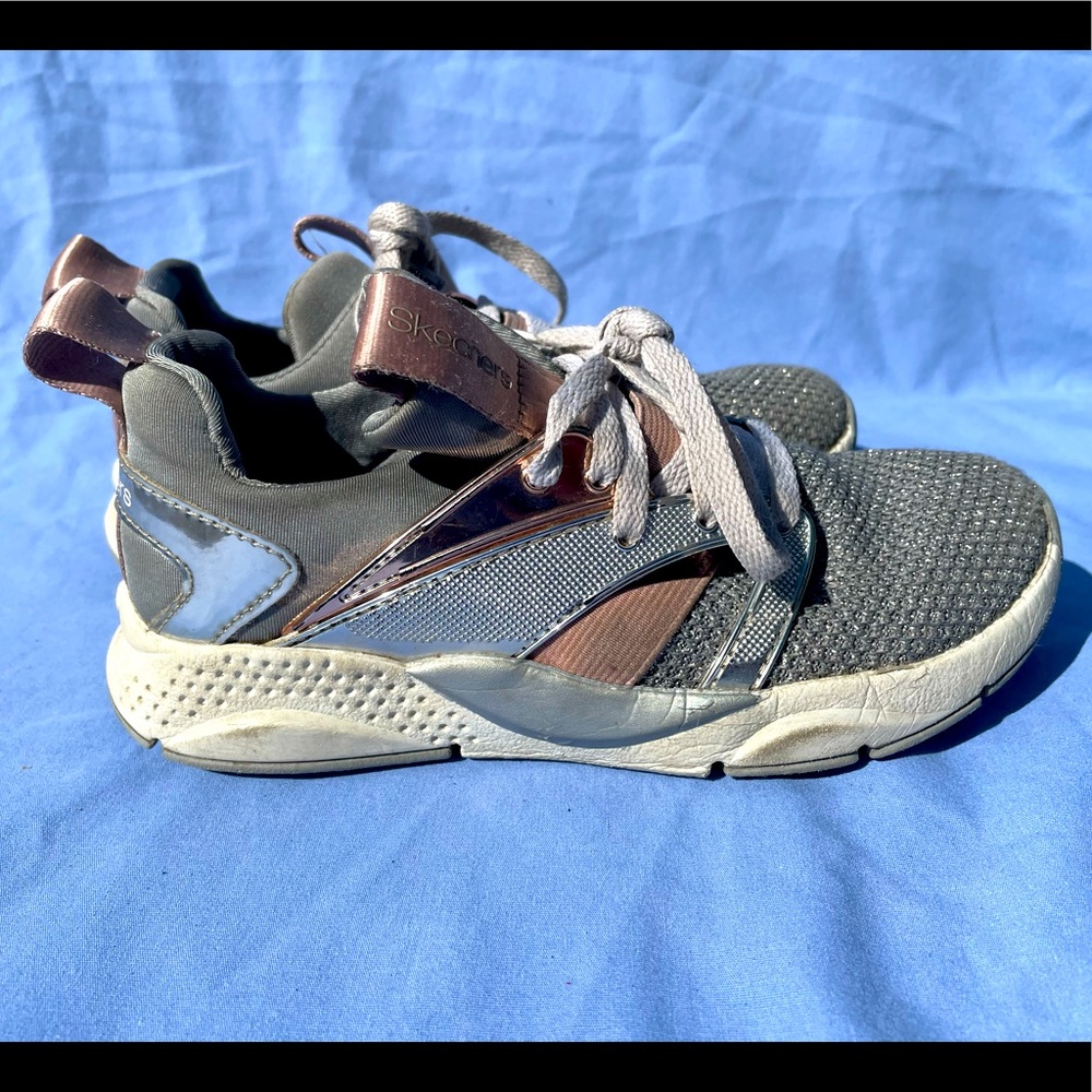 Skechers tennis shoes with fun sparkle